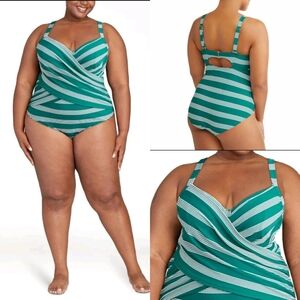Terra & Sky Plus Size Cabo Blue One Piece Stripe Swimsuit Size 4X(28W-30W)
